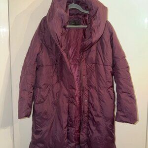 Tahari Puffer, Berry, with beautiful hood/shawl, size 8/10